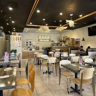 sushi and sashimi, interior