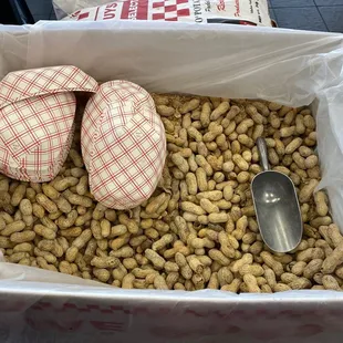 Free peanuts