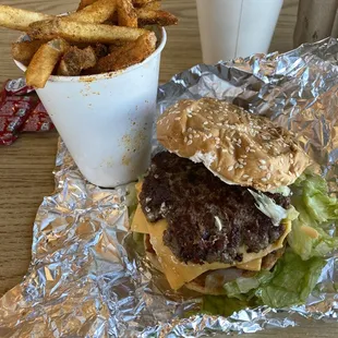 Bacon Cheeseburger w/ Cajun Fries