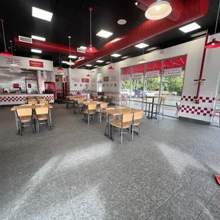 the inside of a fast food restaurant