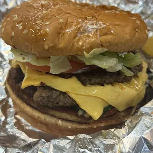 Cheeseburger all the way without grilled mushroom