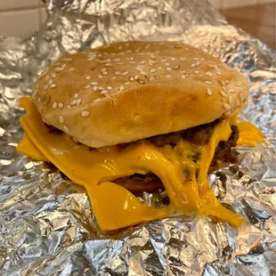 Cheeseburger (2 Patties) with no toppings