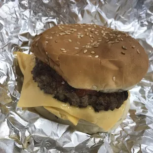 Cheeeeseburger