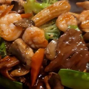 Beaf &amp; Shrimp with Chinese mixed veggies