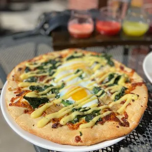 Breakfast pizza