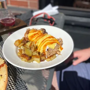 Eggs benedict with pulled pork
