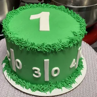 Touchdown smash cake.