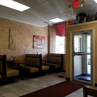 Great little cafe on Mack and Moross
