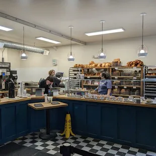 Freshly made baked goods, hot beverages and efficient service