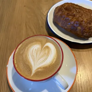 Vanilla latte and hazelnut croissant
