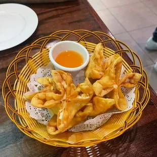 Crab rangoons