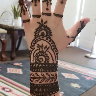 Henna design