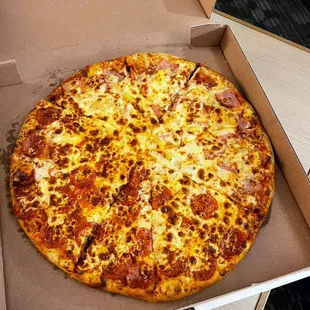 Delivery Large 1/2 Pepperoni 1/2 Hawaiian Pizza!