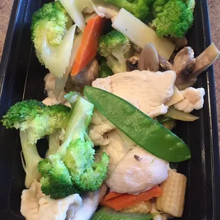 Steamed chicken and vegetables (sauce is served on the side so not pictured)