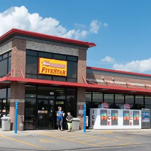 the front of a convenience store