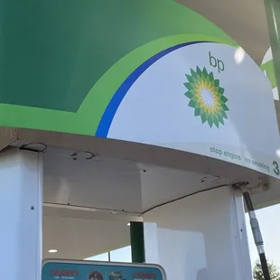 a bpp gas station sign