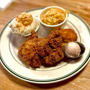 Two piece dark meat, grits and Mac &amp; cheese