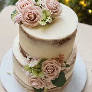 Beautiful cake. It was so good! It&apos;s hard to find places with cakes the look AND taste good