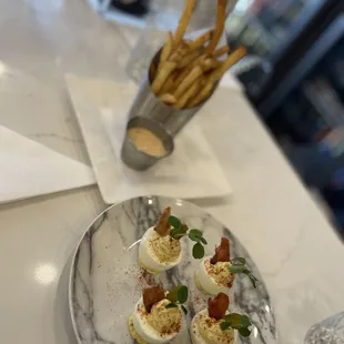 deviled eggs with bacon