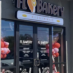 Great pastries and hot lunch options