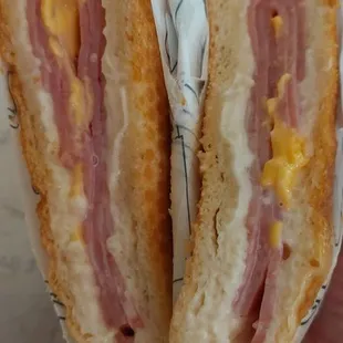 Jamon Y Queso Sandwich