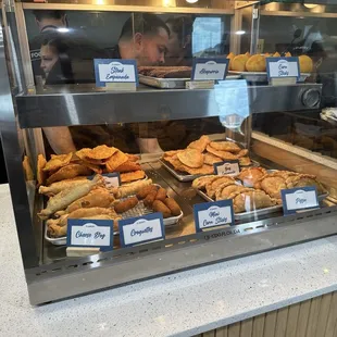 Frituras (empanadas, alcapurrias, sorullitos)