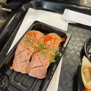 Salmon Aburi