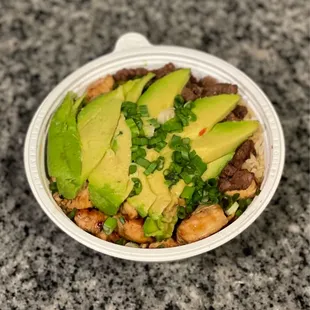 No cooking tonight!! Combo bowl with brown rice, beef and veggies super delicious don&apos;t forget to get lots of hot sauce and magic sauce ;)