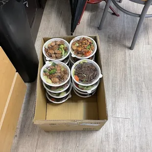 Box can only fit 24 bowls but they insisted that they gave me 31 bowls ?!