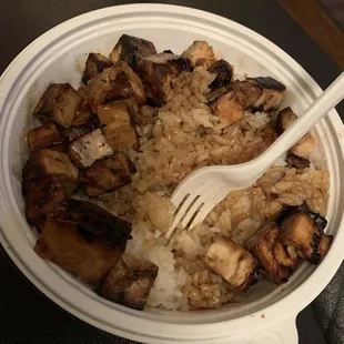 Tofu bowl with white rice. Well done tofu!