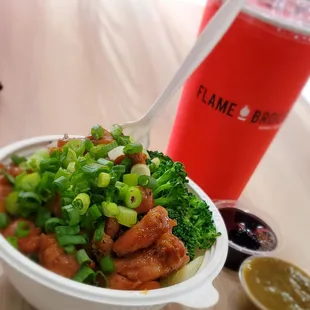 Mini chicken bowl with veggies