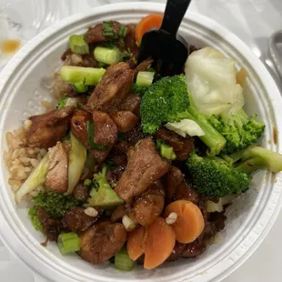 Magic sauce can't help make this dry chicken easy to chew.