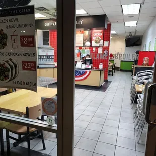 They said open till 9pm and I get there at 850 no service smh shut your door these kids now days don't know good work ethics anymore