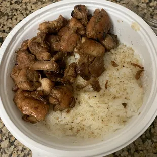 &quot;Regular&quot; Chicken Bowl.   Almost 10 bucks for a bowl of rice and left overs. Absolute garbage.