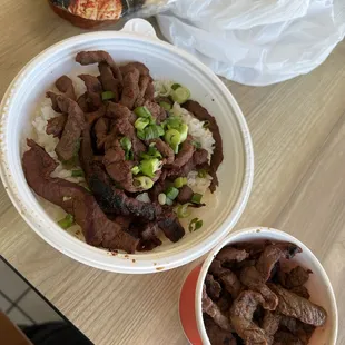 I ordered the Regular Angus Beef Bowl with extra beef and they did not skip out on the portions