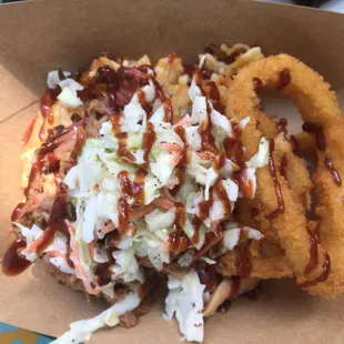 Mac 'n' Cheese with Pulled Pork and Onion Rings