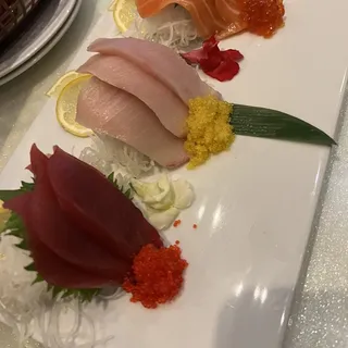 Assorted Sashimi Special (12pcs)