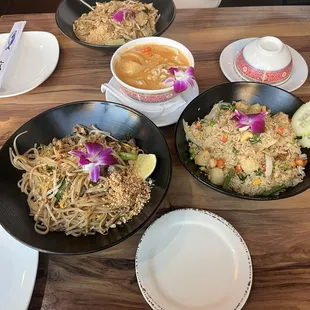 ramen and noodles, food