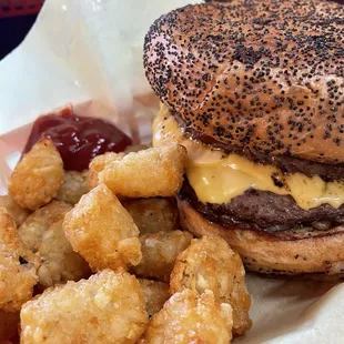 Yummy Chill burger with tater tots.