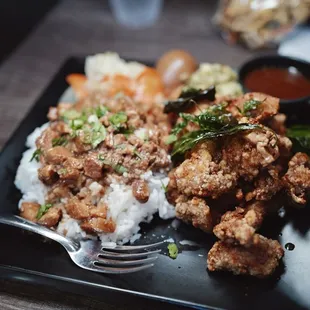 popcorn chimken rice with minced pork sauce