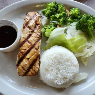 Teriyaki Salmon with rice and steam vegetable