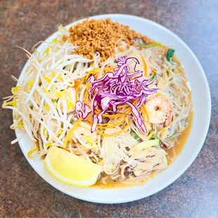 Pad Thai with chicken and shrimp--lunch portion