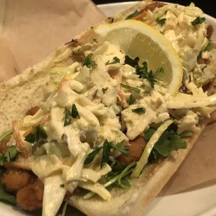 Shrimp po&apos; boy
