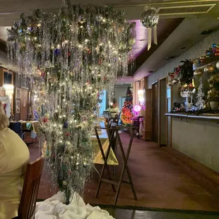 An example of the decoration in the month of May.