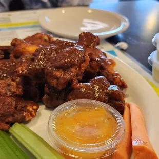 food, chicken wings and fried chicken