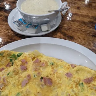 Western omelette and grits