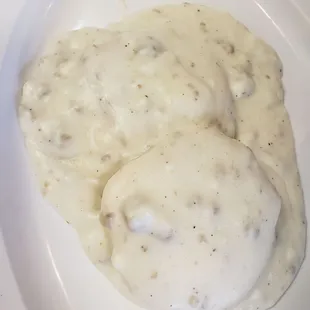 Chipped beef gravy and biscuits