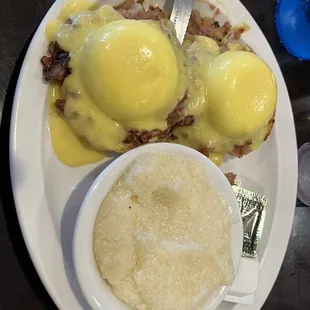 Irish Bennie with corned beef hash