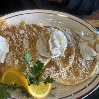 Sweet Caramel & Walnuts Pancakes
