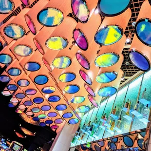 I love the ceiling in here.